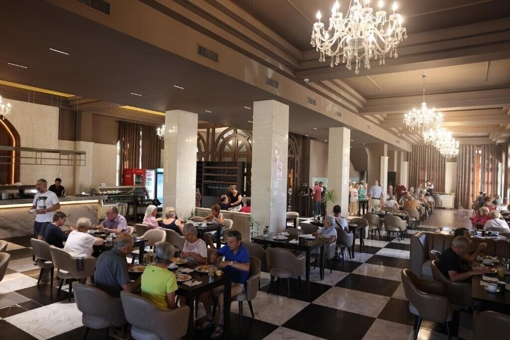 Територія Colombo Hotel 3*