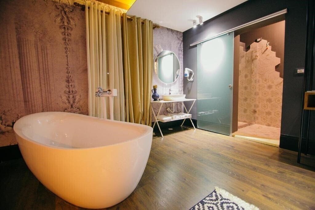 Апартаменты Cathedral Boutique Hotel 4*