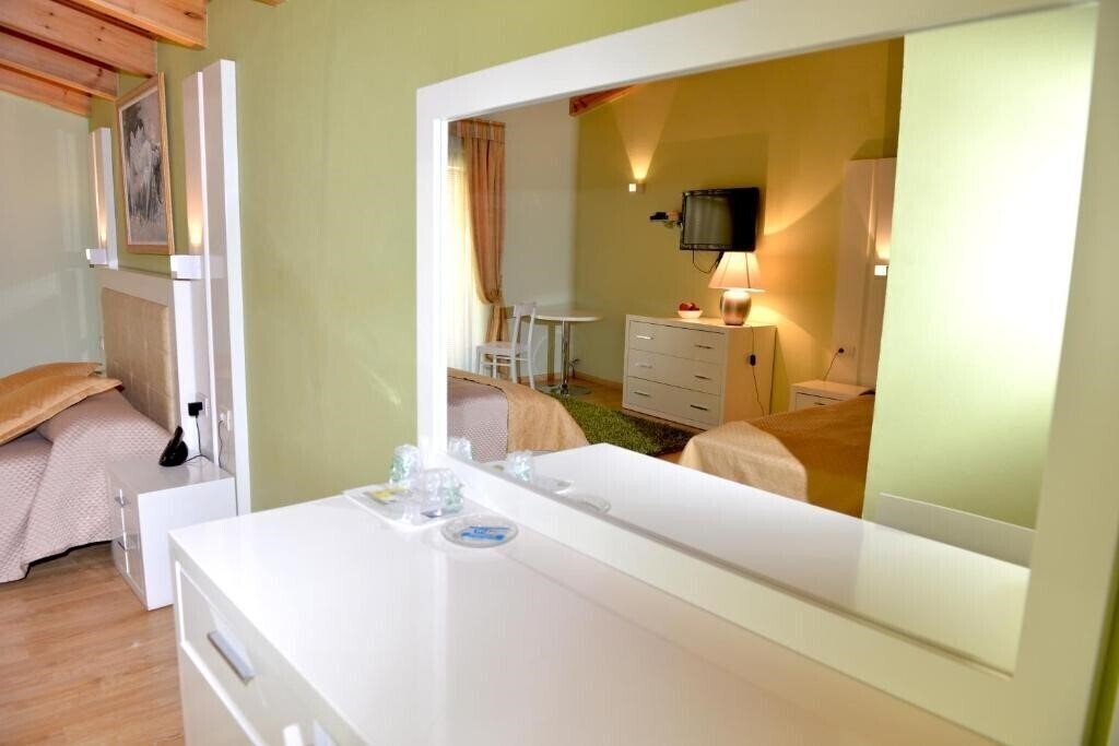 Апартаменти Hotel White City 3*