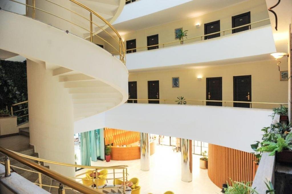 Территория Leonardo Hotel 4*