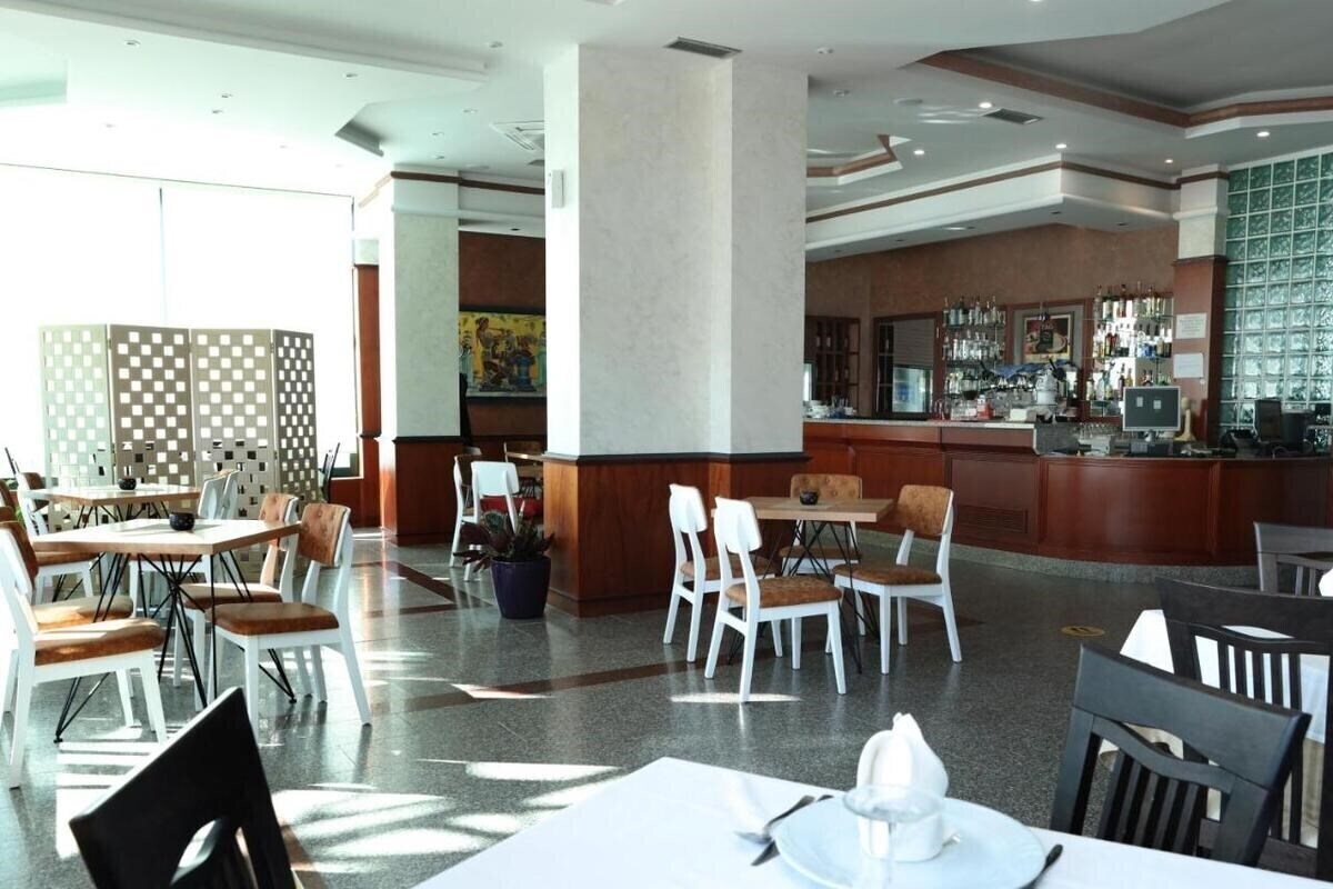 Панорама Hotel Ylli I Detit 4*