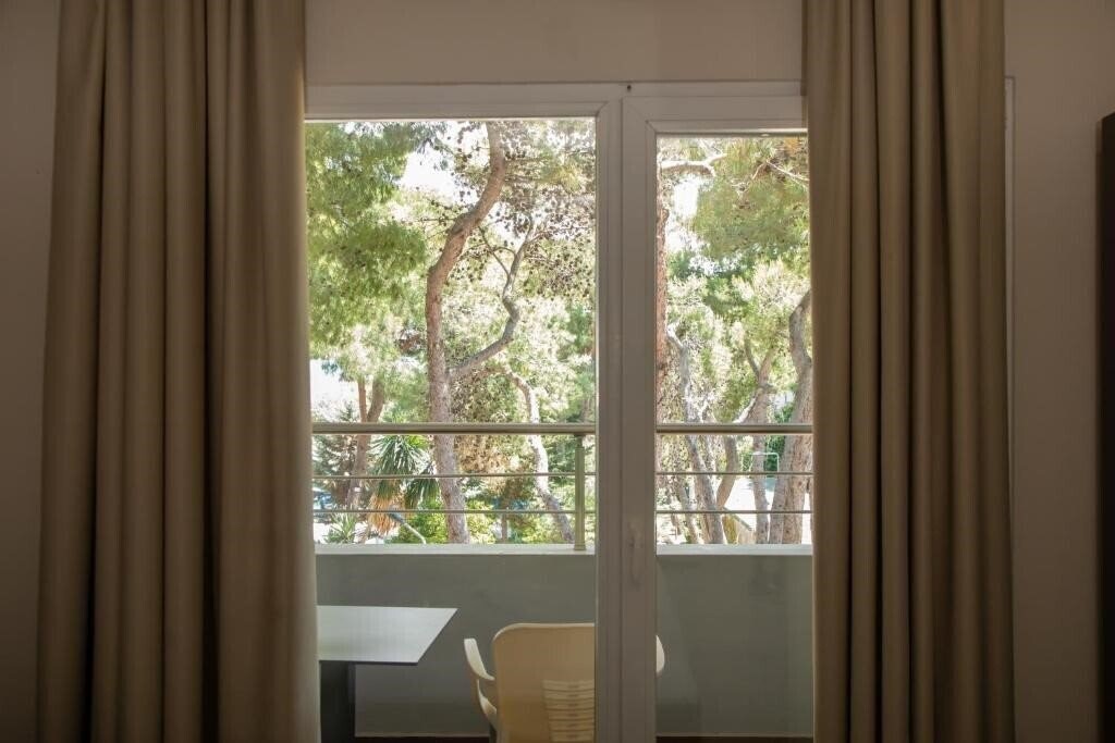 Апартаменти Hotel Dyrrah 4*