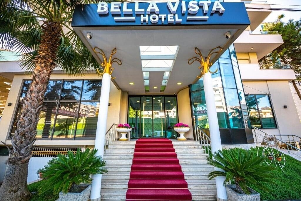 Отель Hotel Bella Vista (ex. Hotel Bellavista) 3*