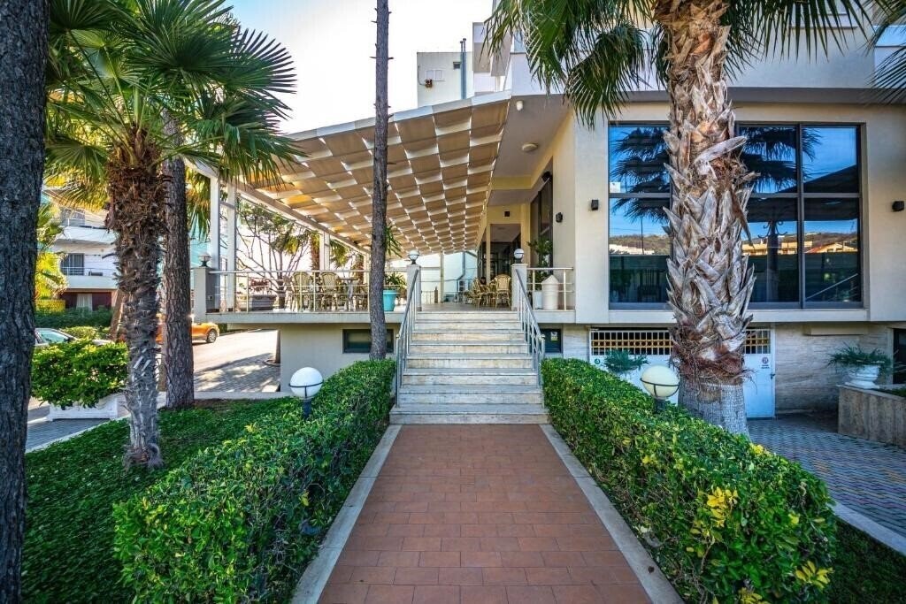 Фотография Hotel Bella Vista (ex. Hotel Bellavista) 3*