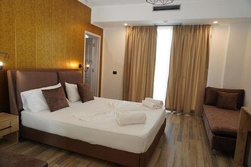 Панорама Monaco & Garden 4*