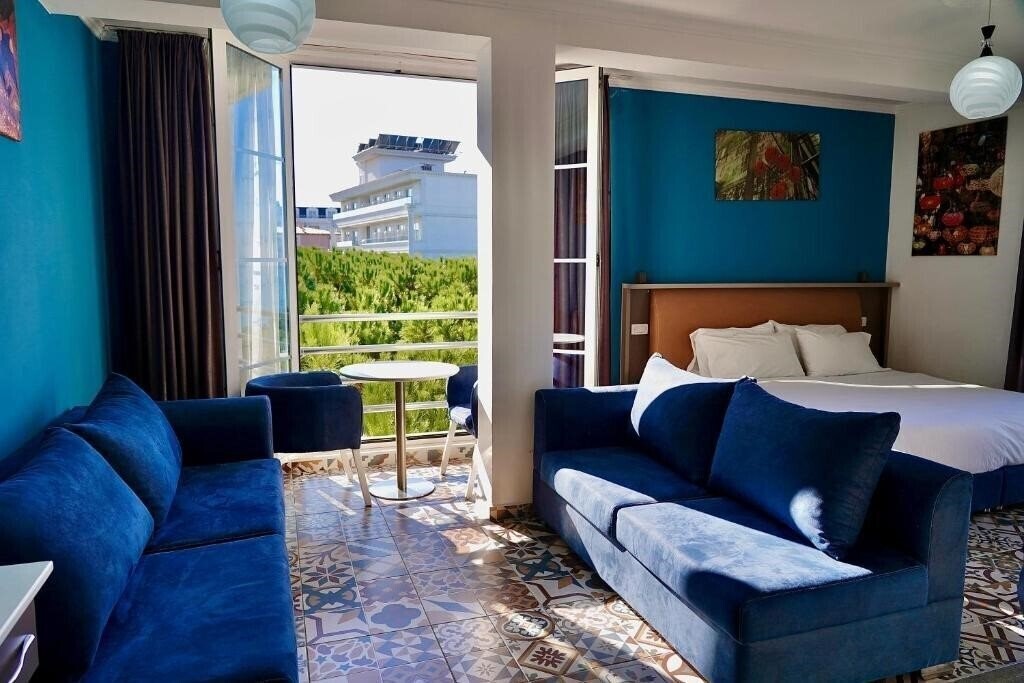 Отель Monaco & Garden 4*