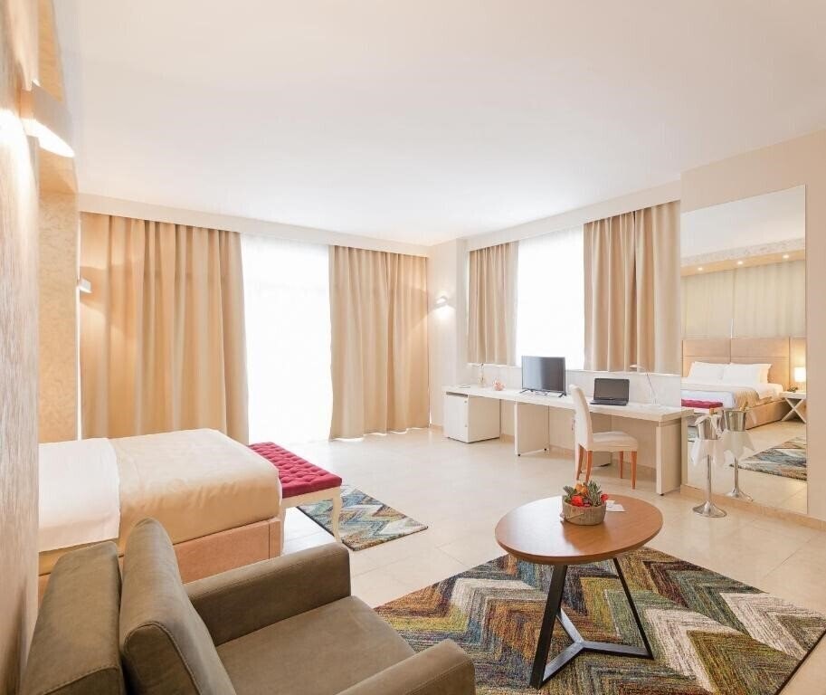 Вид Horizont Hotel 4*