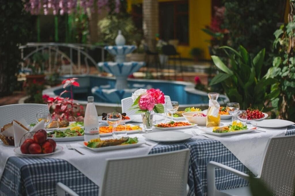 Апартаменты Mali i Robit Hotel & Camping 3*