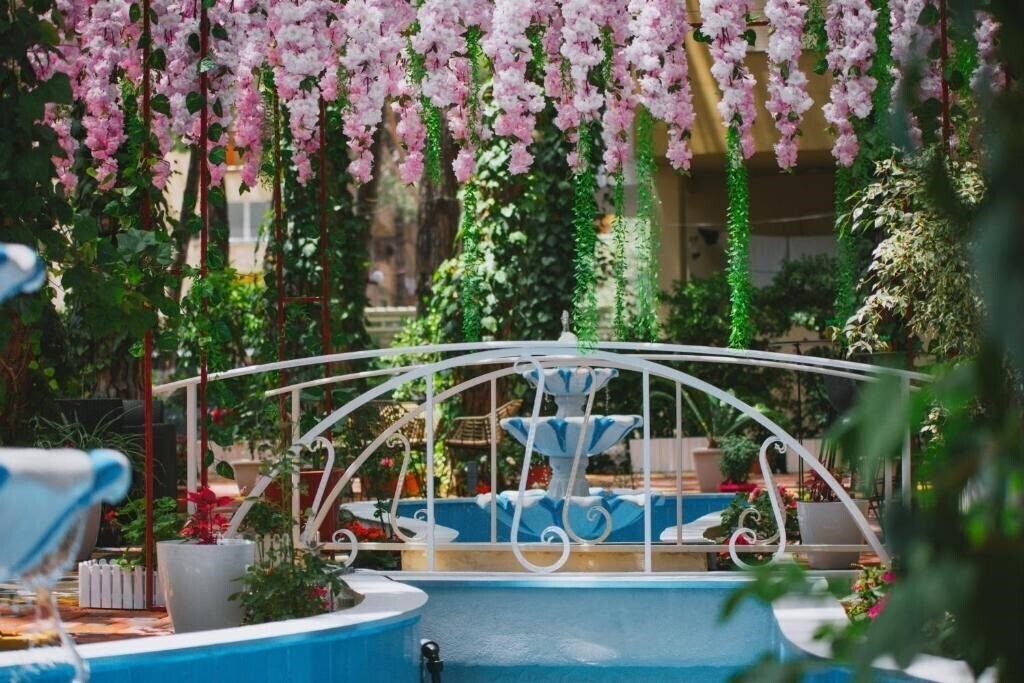 Территория Mali i Robit Hotel & Camping 3*