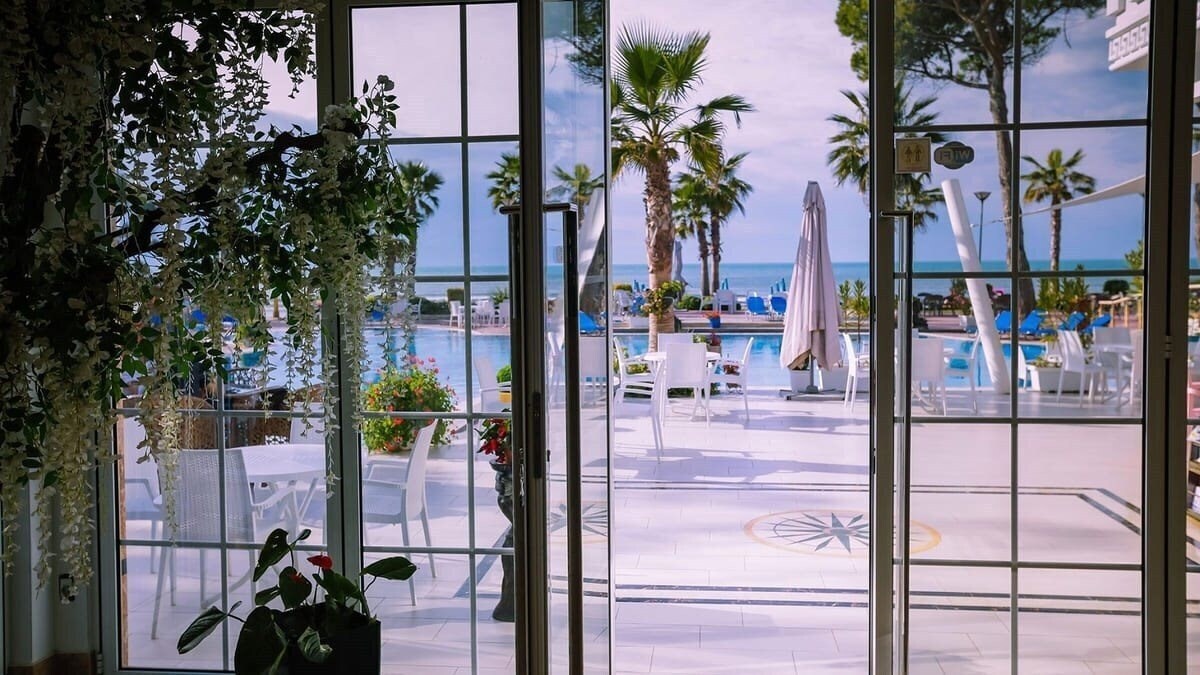 Вид Hotel FaFa Premium 4*