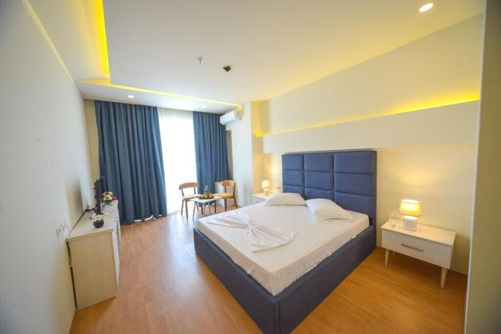 Панорама Elesio 4*