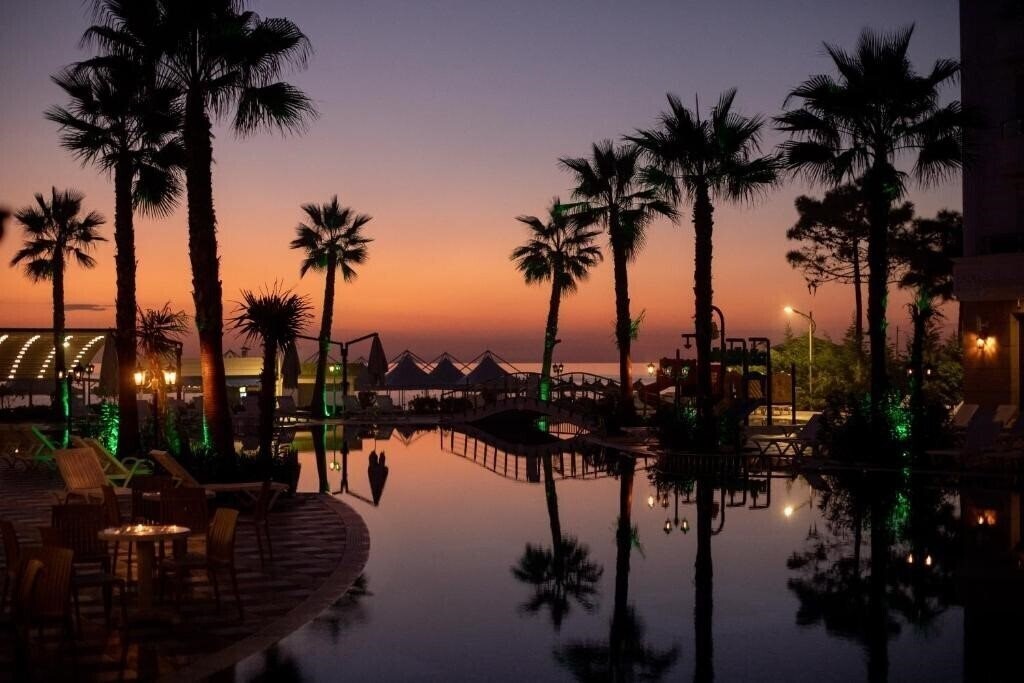 Апартаменты Grand Blue Fafa Resort 5*