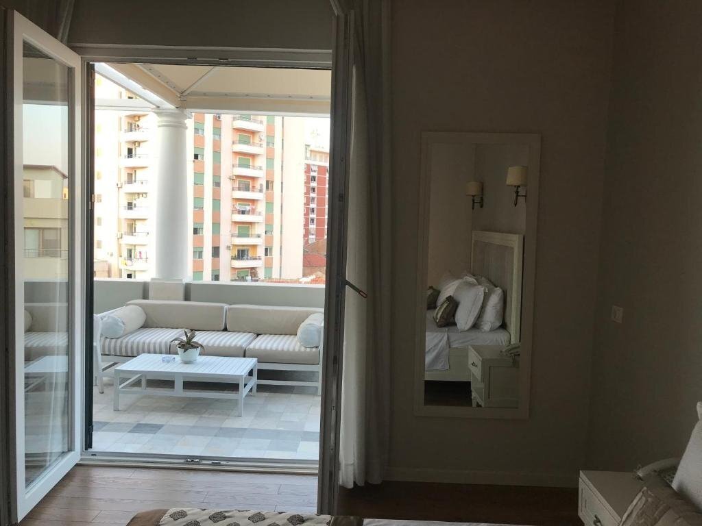 Вид Amfiteatri Boutique Hotel 4*