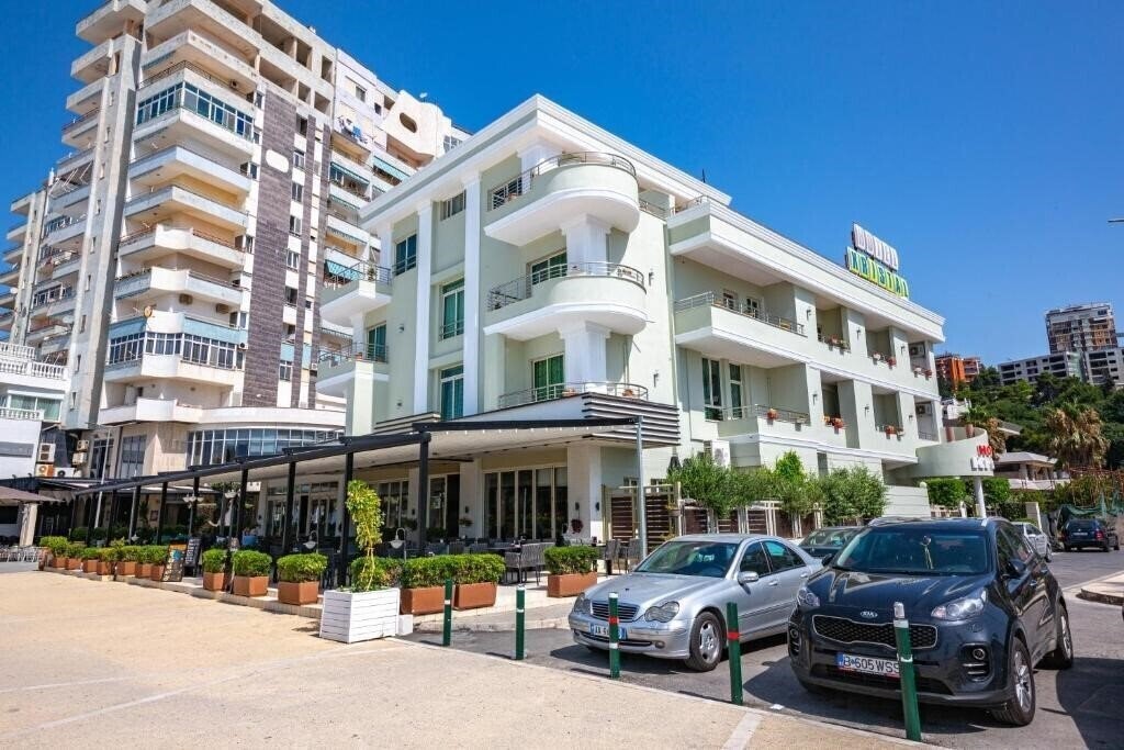 Отель Kristal 3*