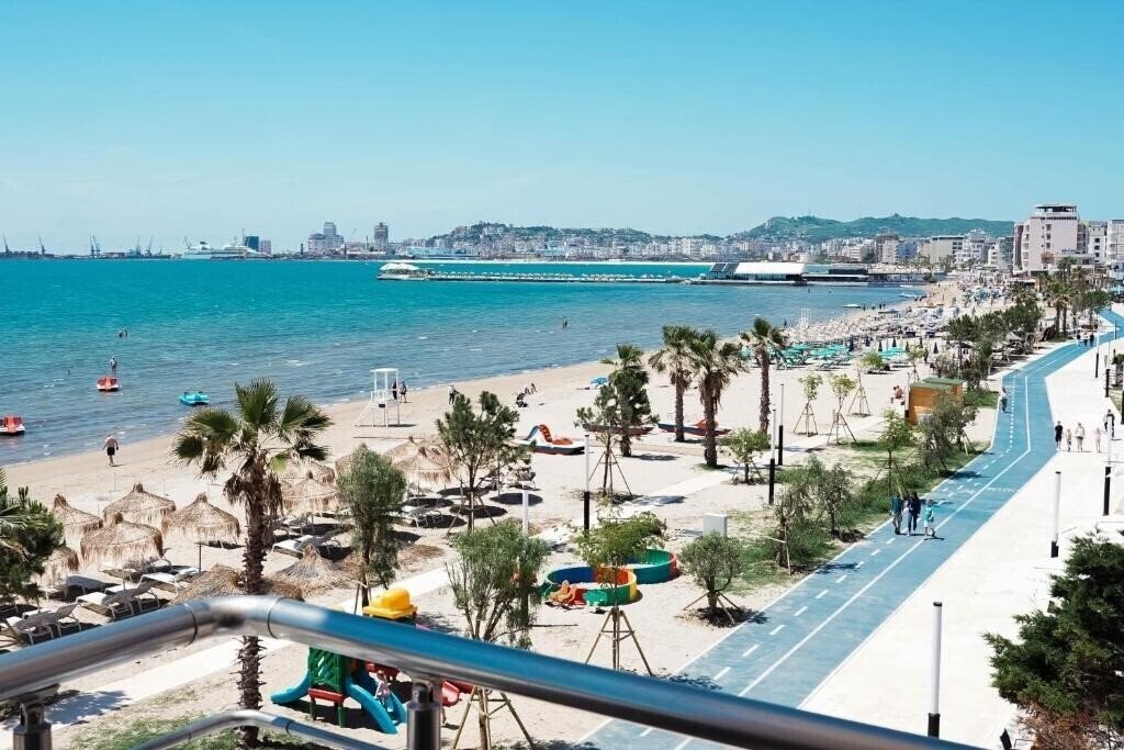 Фото Vila One Beach Hotel 4*