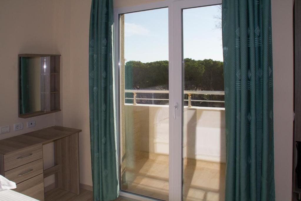 Територія Korabi Hotel 3*