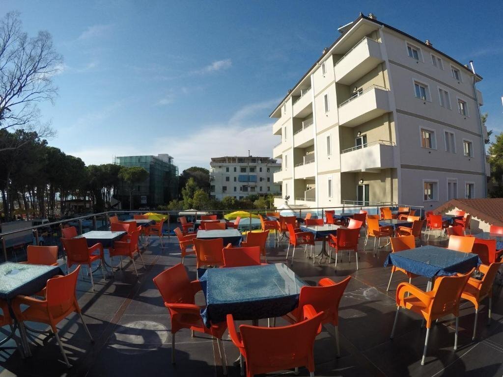 Фото Korabi Hotel 3*