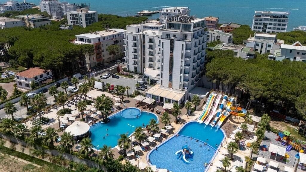 Отель Henry Resort & Spa 5*
