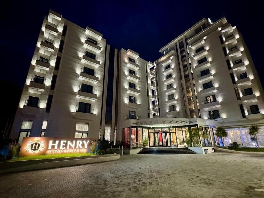 Территория Henry Resort & Spa 5*