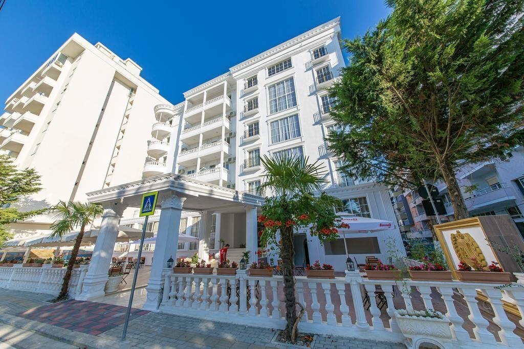 Готель Esal 4*