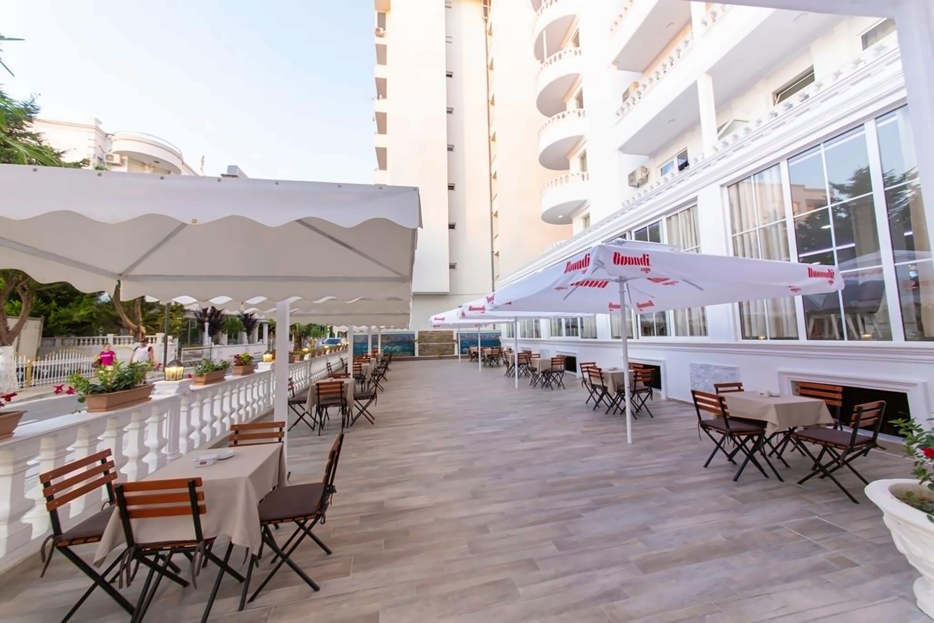 Апартаменты Esal 4*