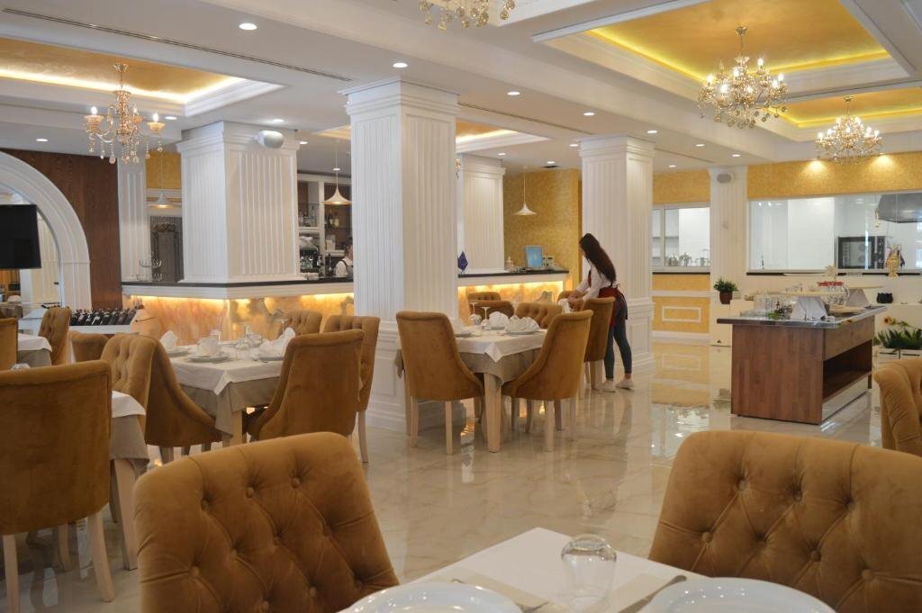 Апартаменты Empire Hotel 4*