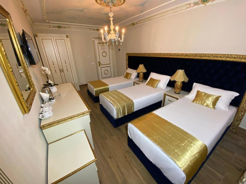 Территория Empire Hotel 4*