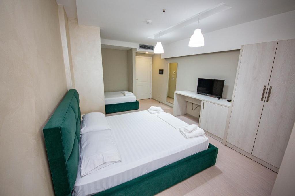 Панорама Hotel Miki 4*