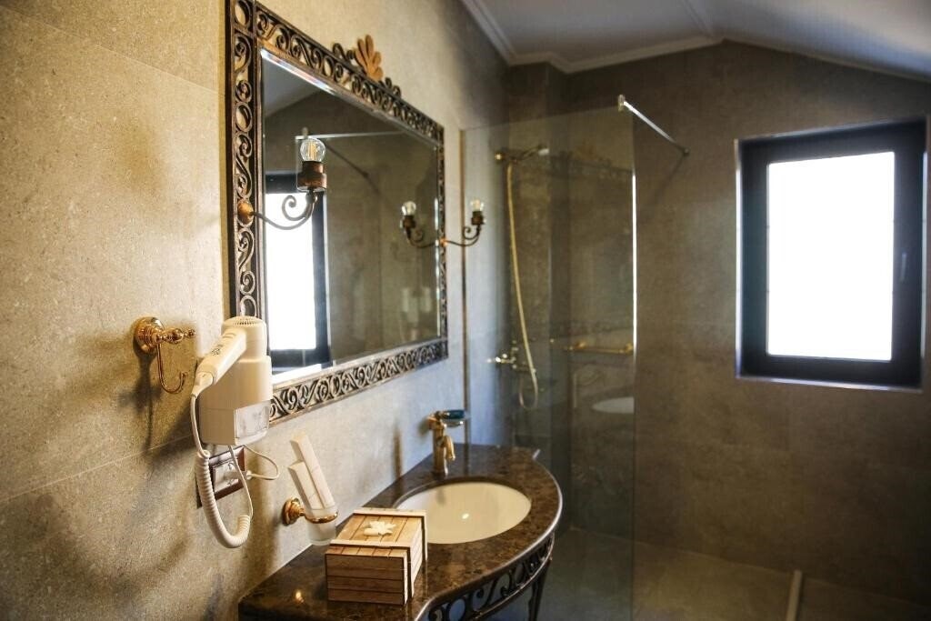 Панорама Hotel Epidamn Boutique & SPA (ex. Epidamn Hotel, Epidam, Epidamn Hotel Garden) 4*