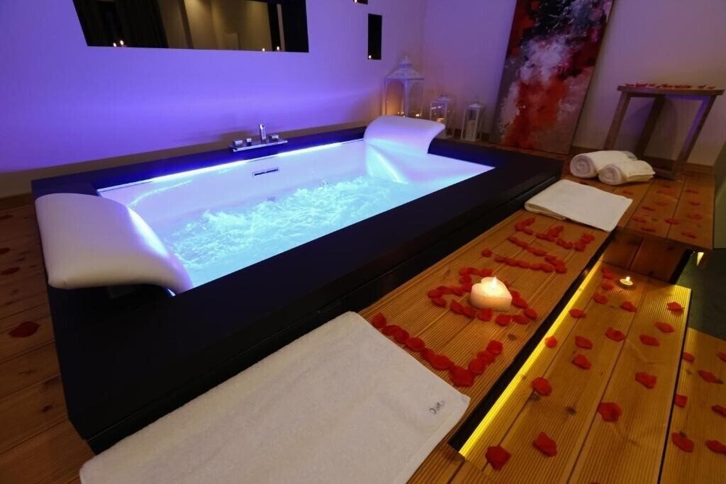 Апартаменты Hotel Delta Premium & Events (ex. Delta Hotel & Events) 4*