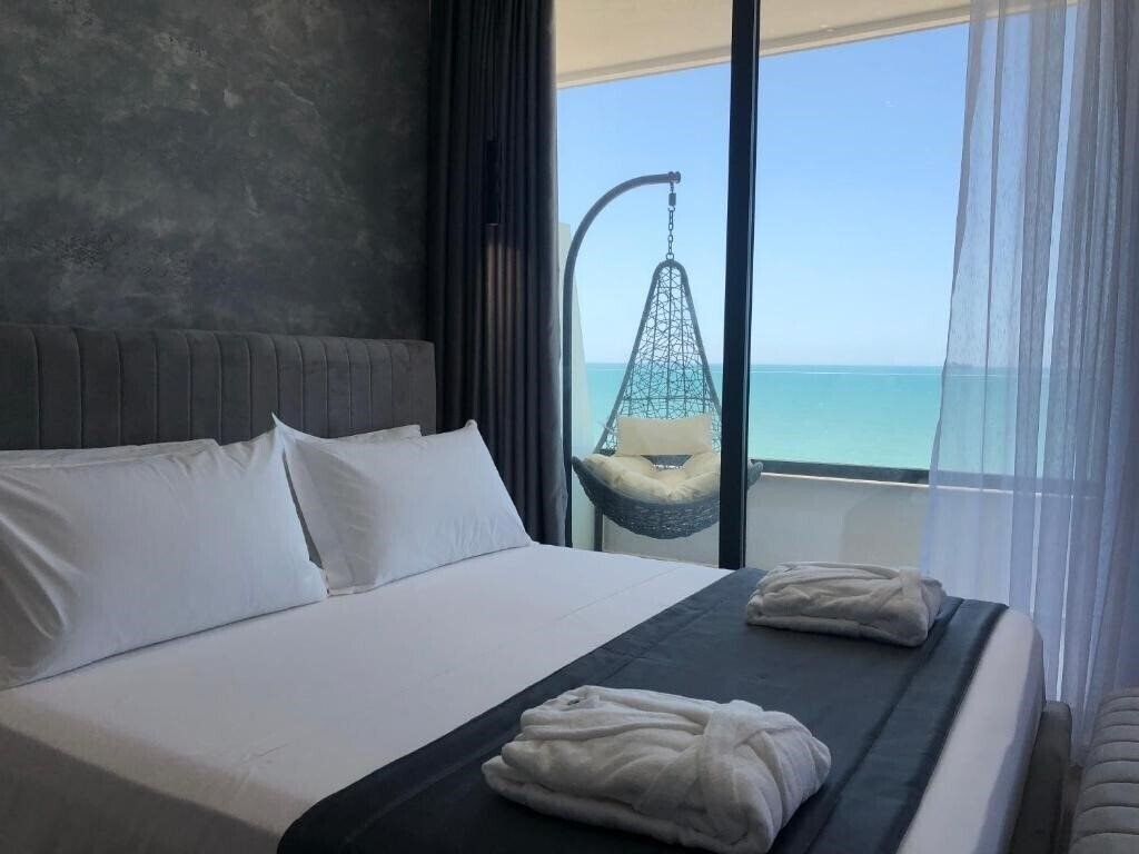 Фотография Mirage 4*