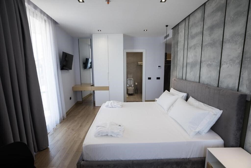 Территория Mirage 4*