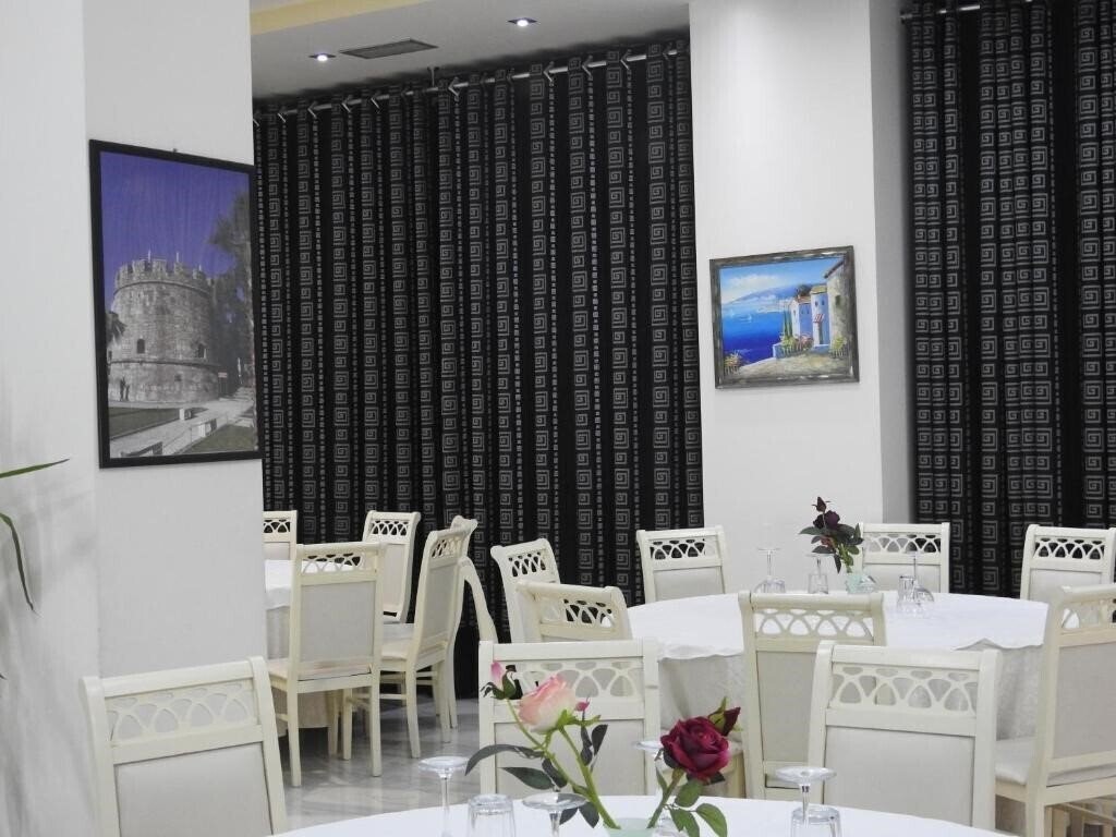 Вид Hotel 3 Vellezerit 4*