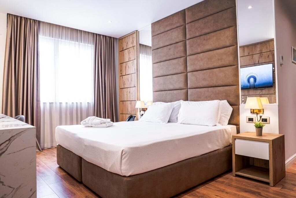 Отель Amfora Hotel & SPA 4*