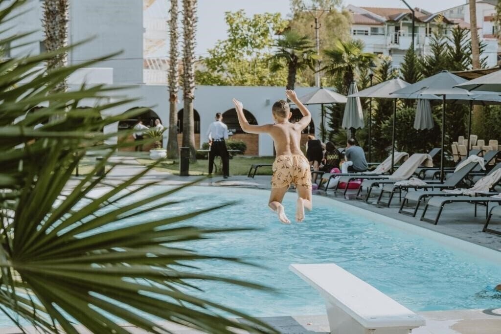 Апартаменты Flower Hotel & SPA (ex. Flower Garden Hotel) 5*