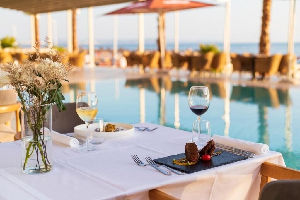 Апартаменты AMR Hotel (ex. Atrio) 4*