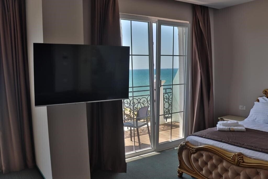 Вид Amelia Mare 5*