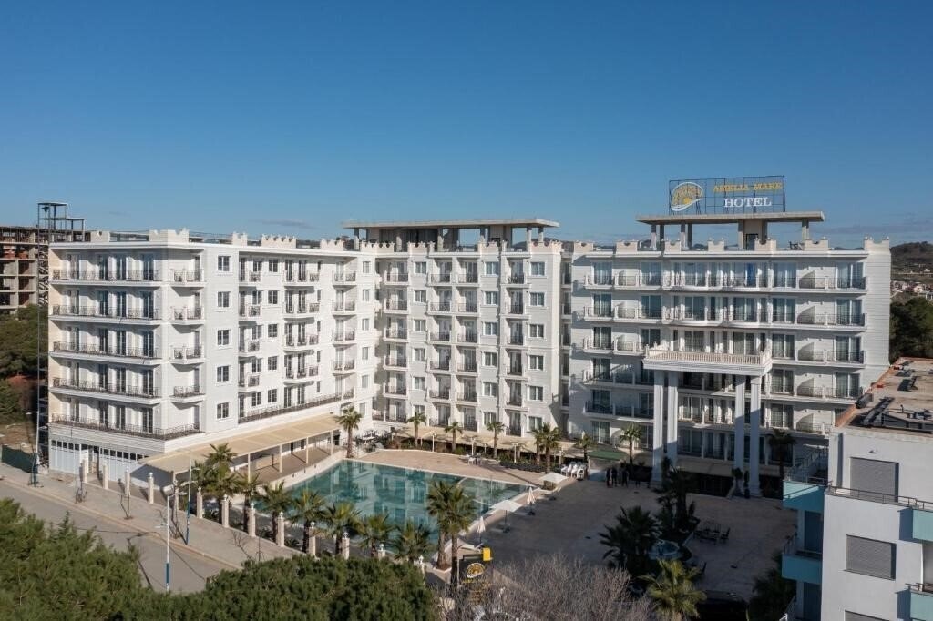 Готель Amelia Mare 5*