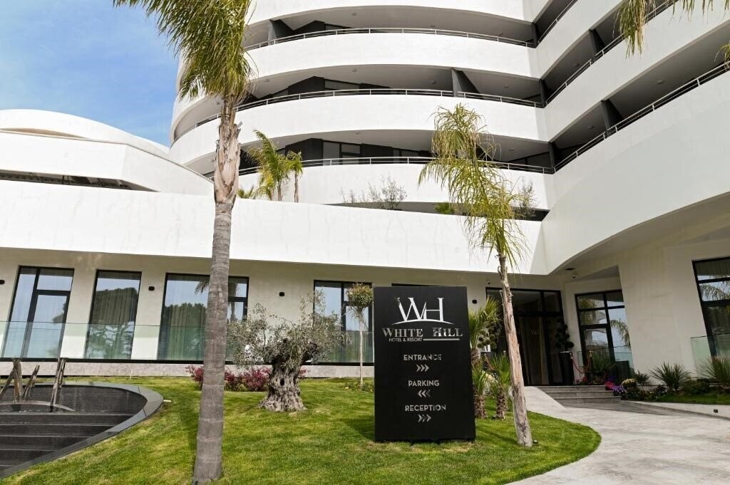 Готель White Hill 4*