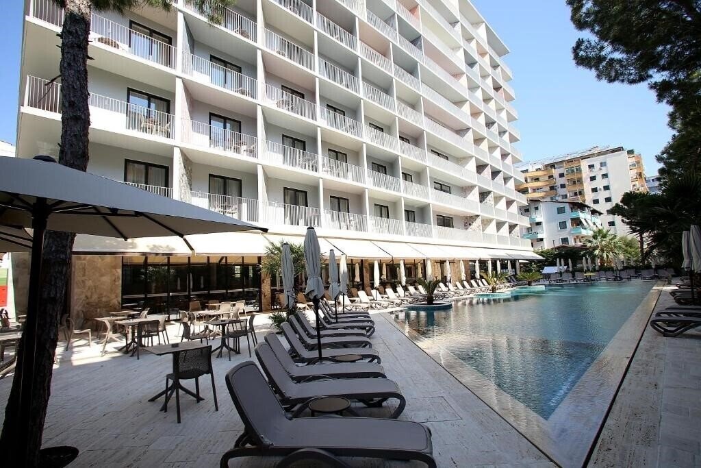 Панорама Durres Bay 4*