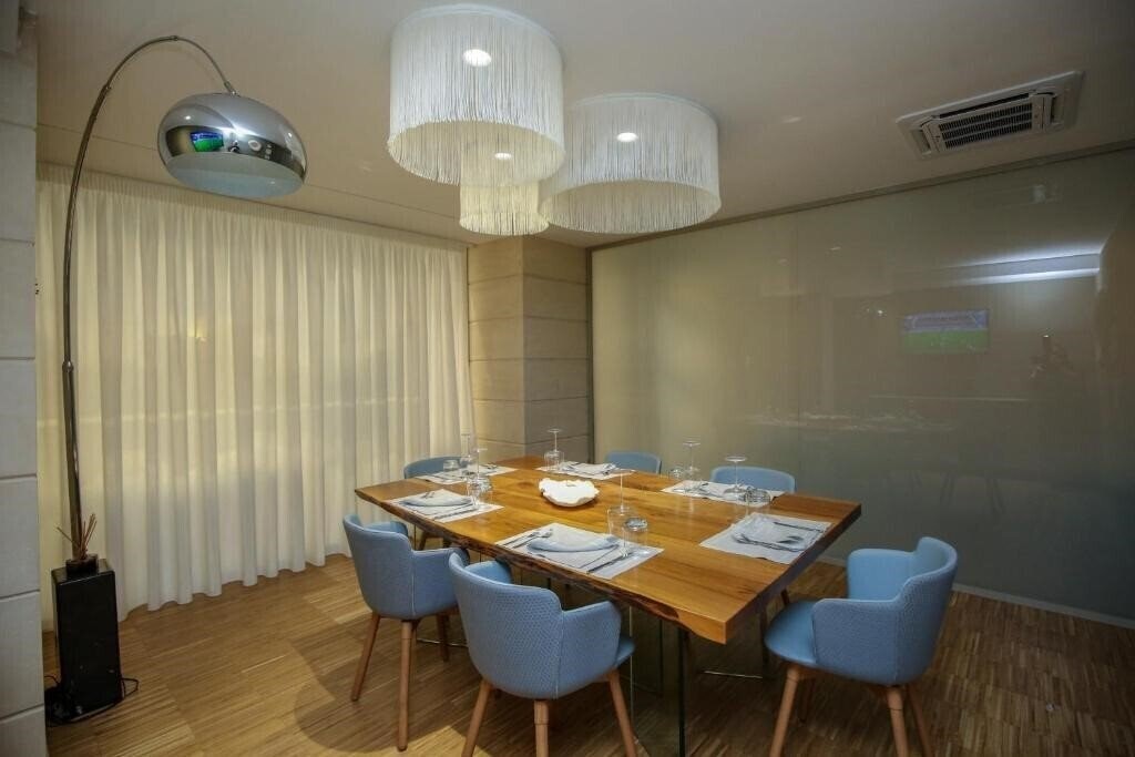 Вид Vlora Priam Affiliated by Melia (ex. Hotel Vlora Priam Affiliated by Melia) 5*