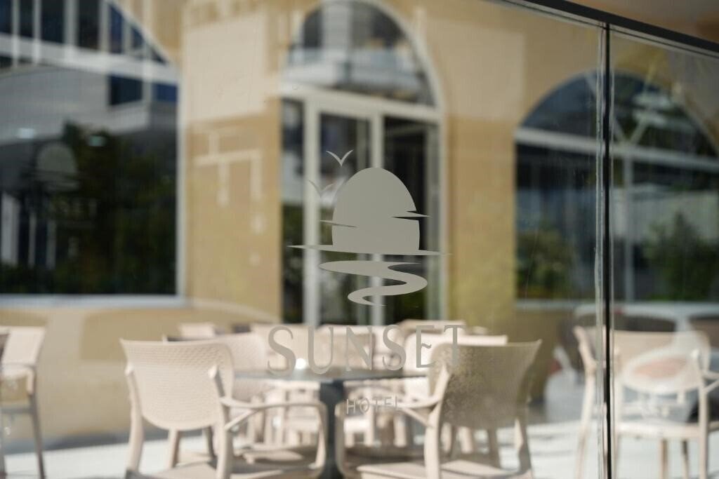 Территория Sunset by Sea Side Hotel 3*