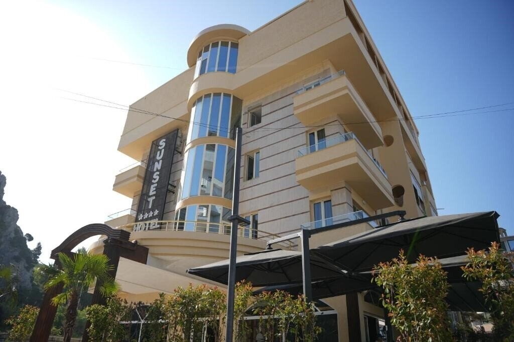 Апартаменты Sunset by Sea Side Hotel 3*