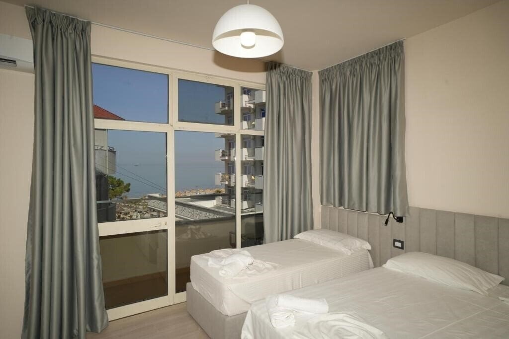 Отель Sunset by Sea Side Hotel 3*