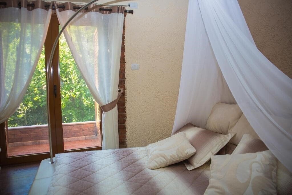 Панорама Livia 3*