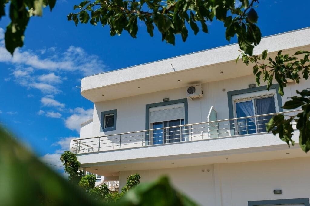 Вид Hotel Chris 2*