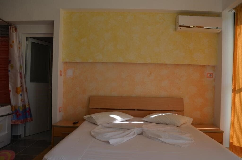 Панорама Vila Enxhi 3*