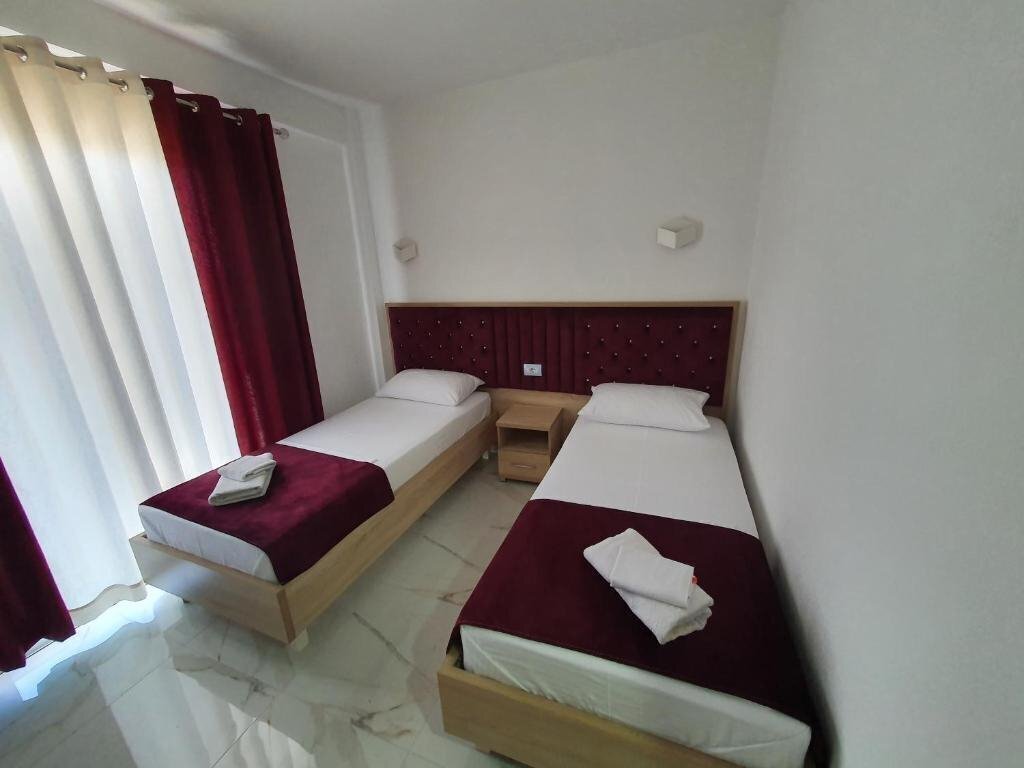 Вид Hotel Eksamilia 3*