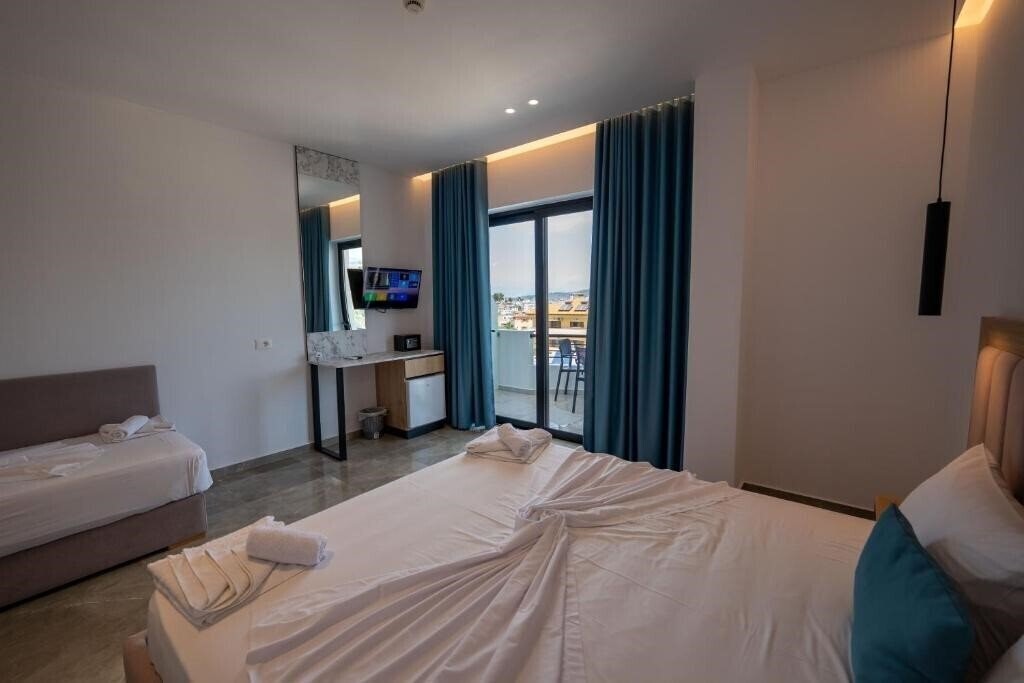 Панорама Hotel Monel 4*