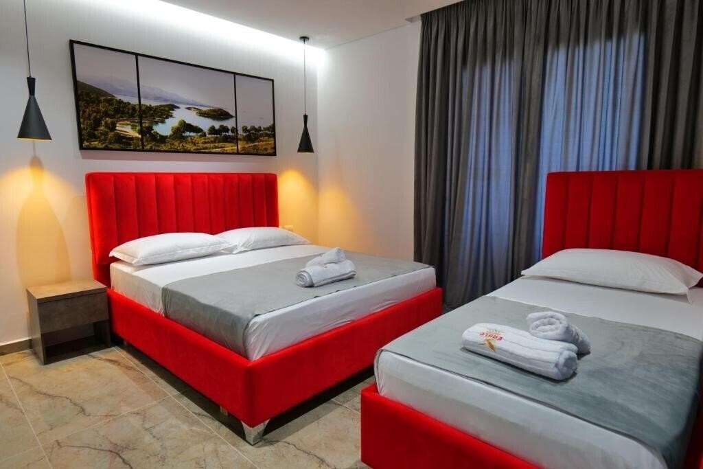 Панорама Hotel Eagle 4*